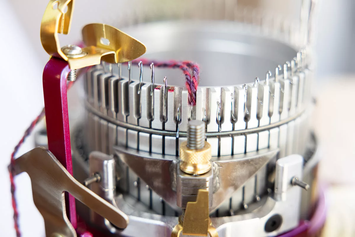 Sock Knitting Machines Explained： Find Your Ideal Model