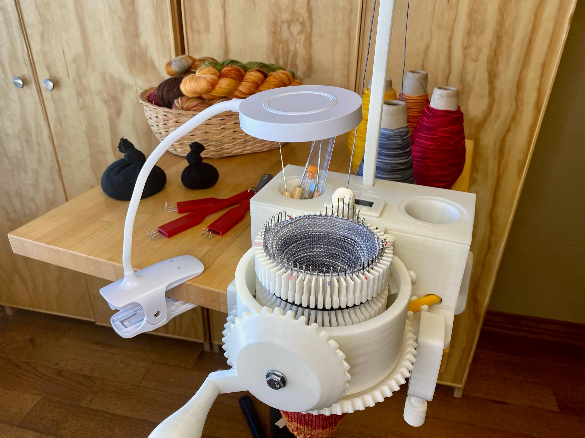 How to Choose the Perfect Sock Knitting Machine for Your Projects